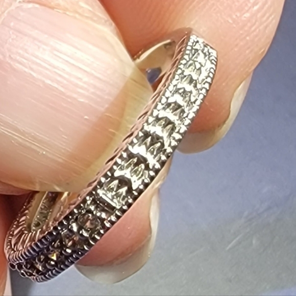 Gorgeous Wedding Ring Set - Picture 2 of 5